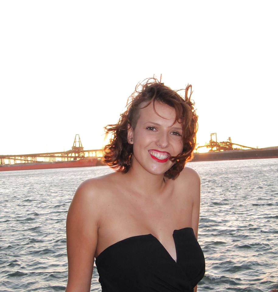 Maeliss une brune sexy
 #28649513