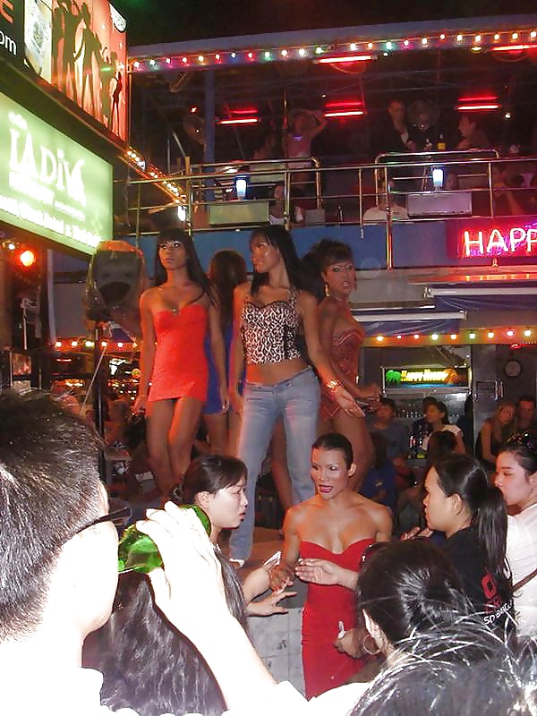 Ladyboy Nachtleben In Phuket #28415617