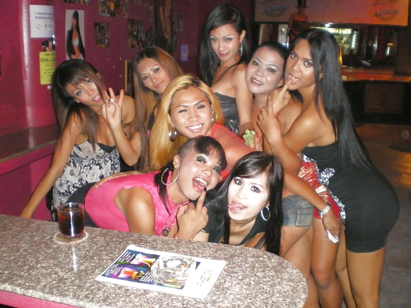 Ladyboy Nachtleben In Phuket #28415707