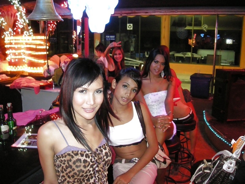 Ladyboy Nachtleben In Phuket #28415728
