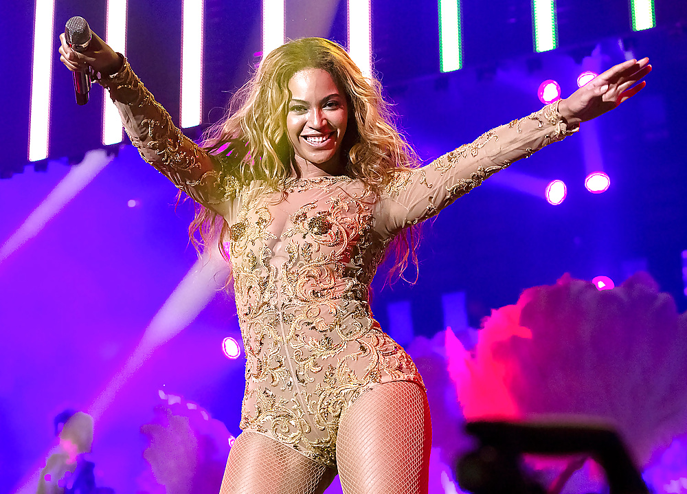 Beyonce culo, entrepierna disparos
 #30845757