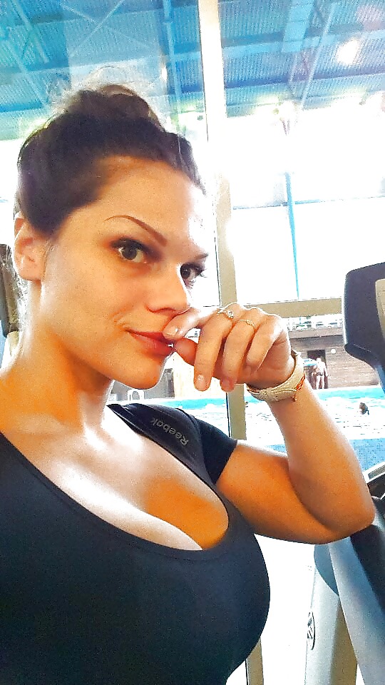 Escotes sexys alucinantes
 #35780541