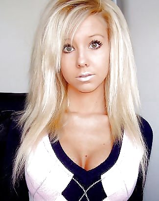 Escotes sexys alucinantes
 #35780593