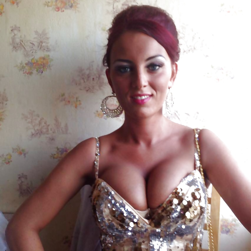 Escotes sexys alucinantes
 #35780624