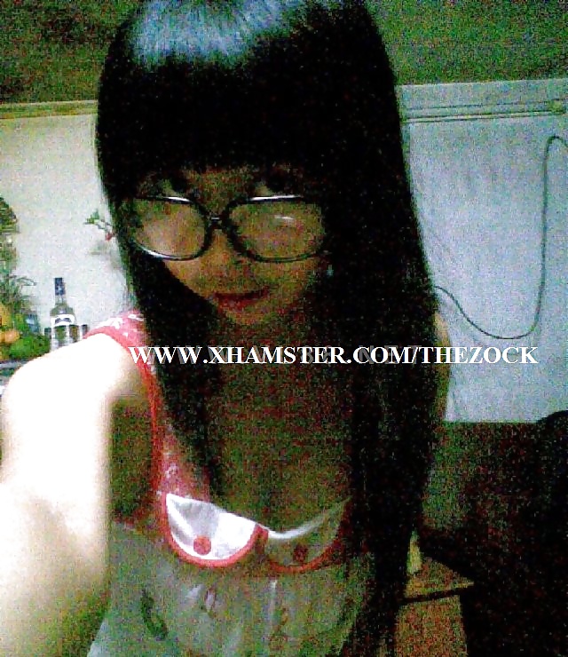 Vietnamese School Babe Mit Brille Hat Einige Spiegel Schuss #38684809