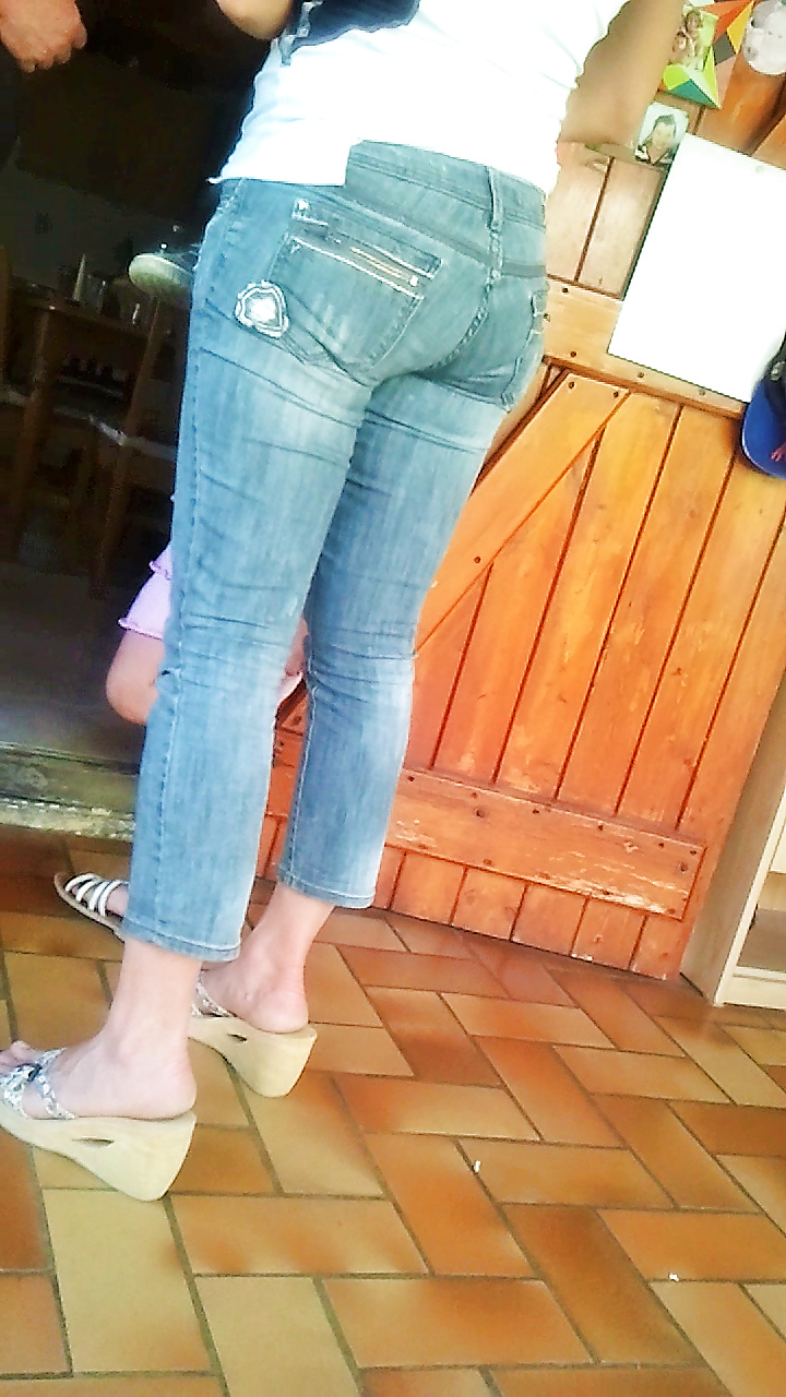 私の母の友人
 #26849048