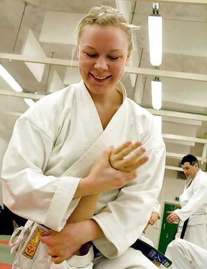 Schoene Karategirls #23076428