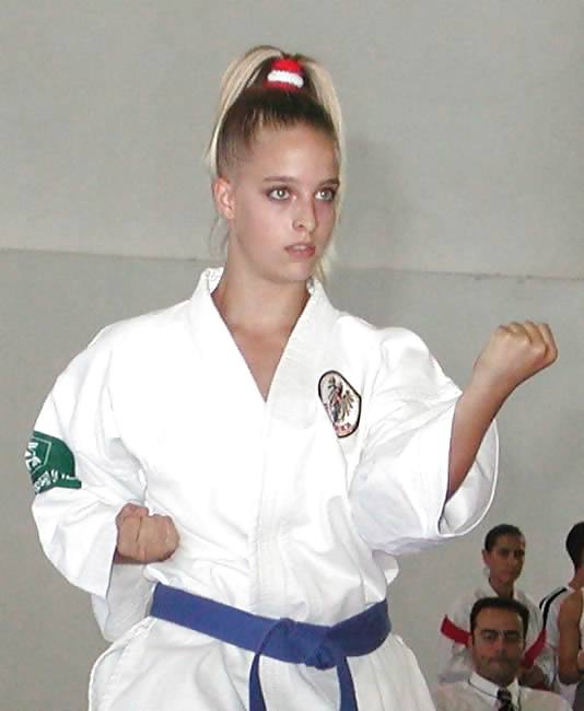 Schoene Karategirls #23076438