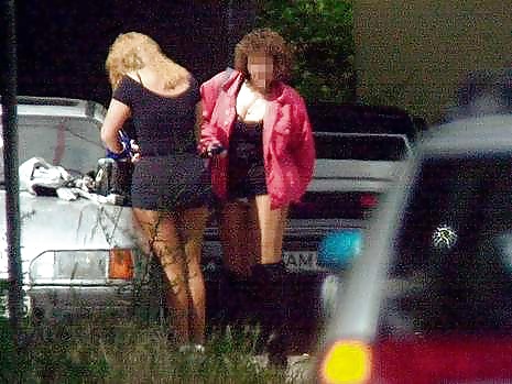 Prostitutas callejeras europeas
 #32457714