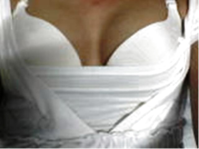 Malay- pembantu tadbir bertudung #31872009