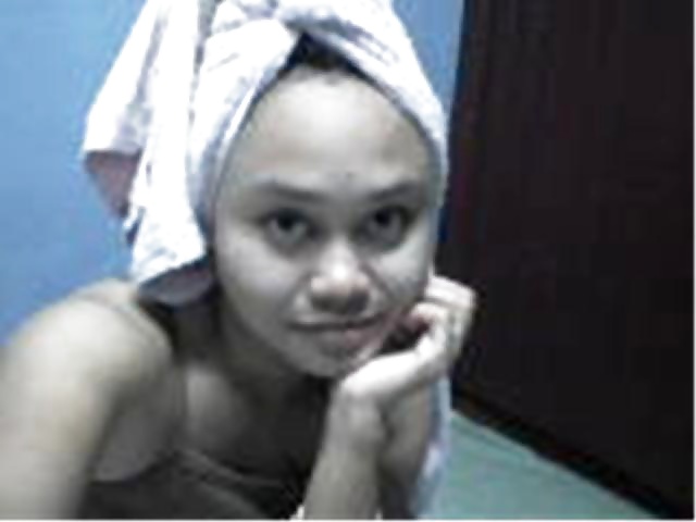 マレー語 pembantu tadbir bertudung
 #31872022