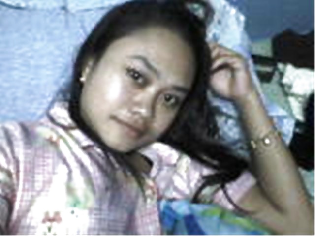 マレー語 pembantu tadbir bertudung
 #31872023