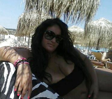 Chica griega con tetas enormes
 #34020299