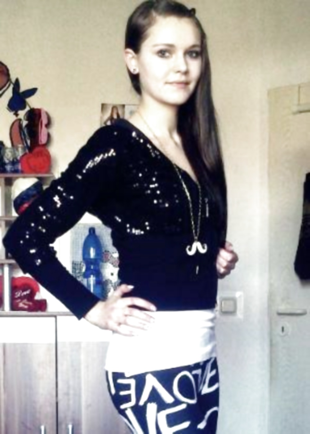 Teenschlampe
 #35109102