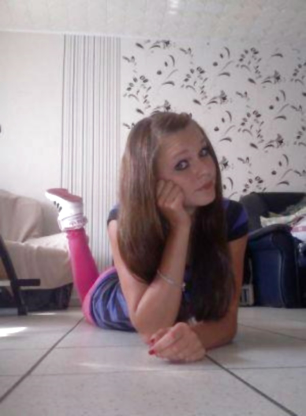 Teenschlampe
 #35109106