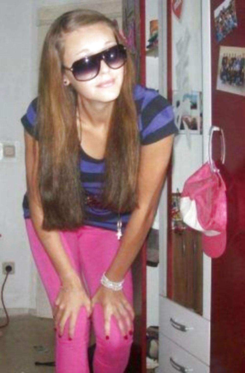 Teenschlampe
 #35109115