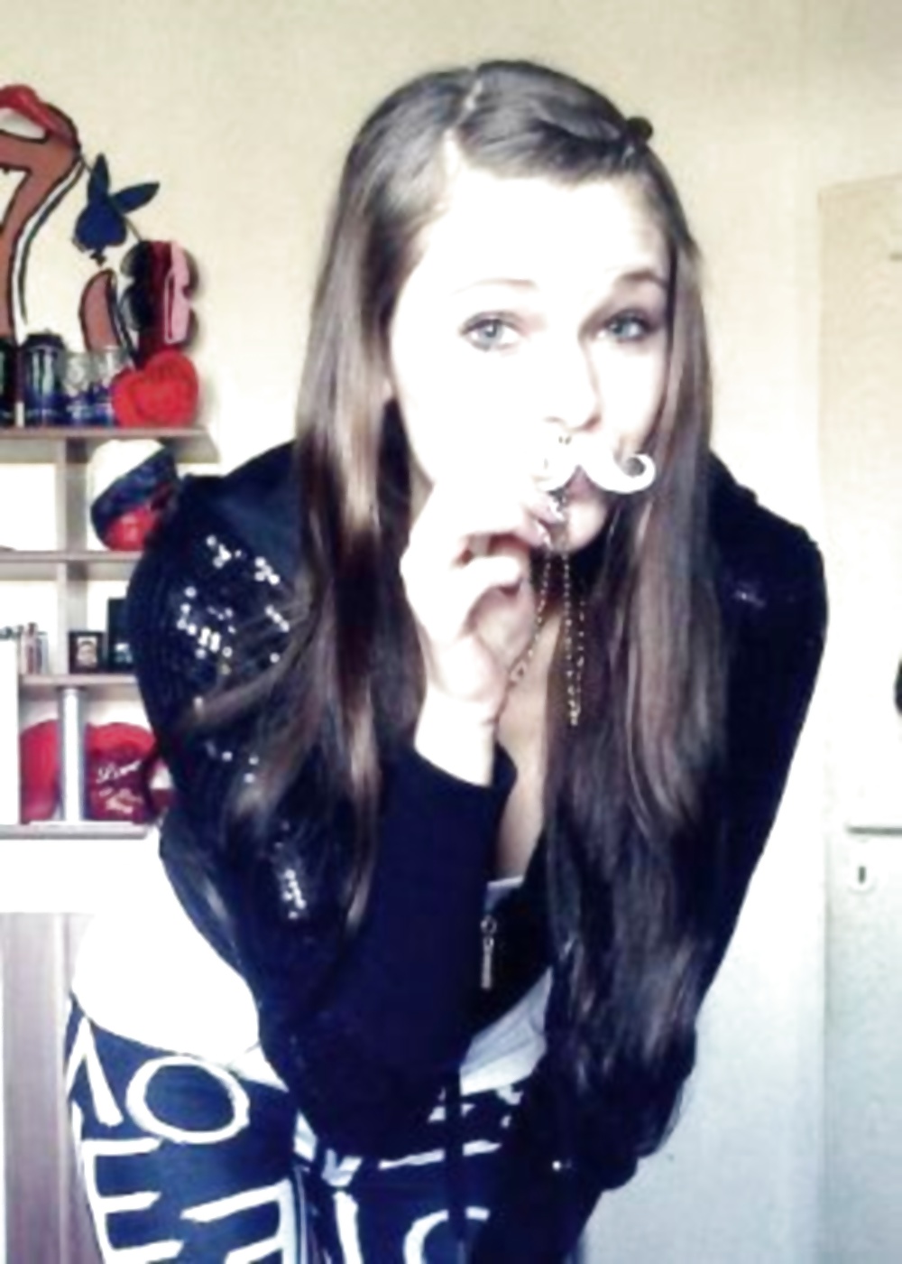 Teenschlampe
 #35109122