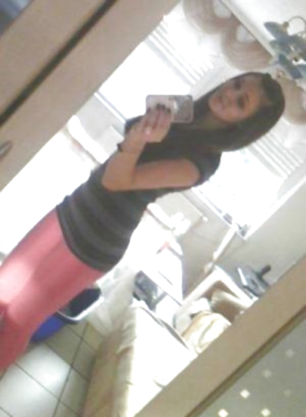 Teenschlampe
 #35109126