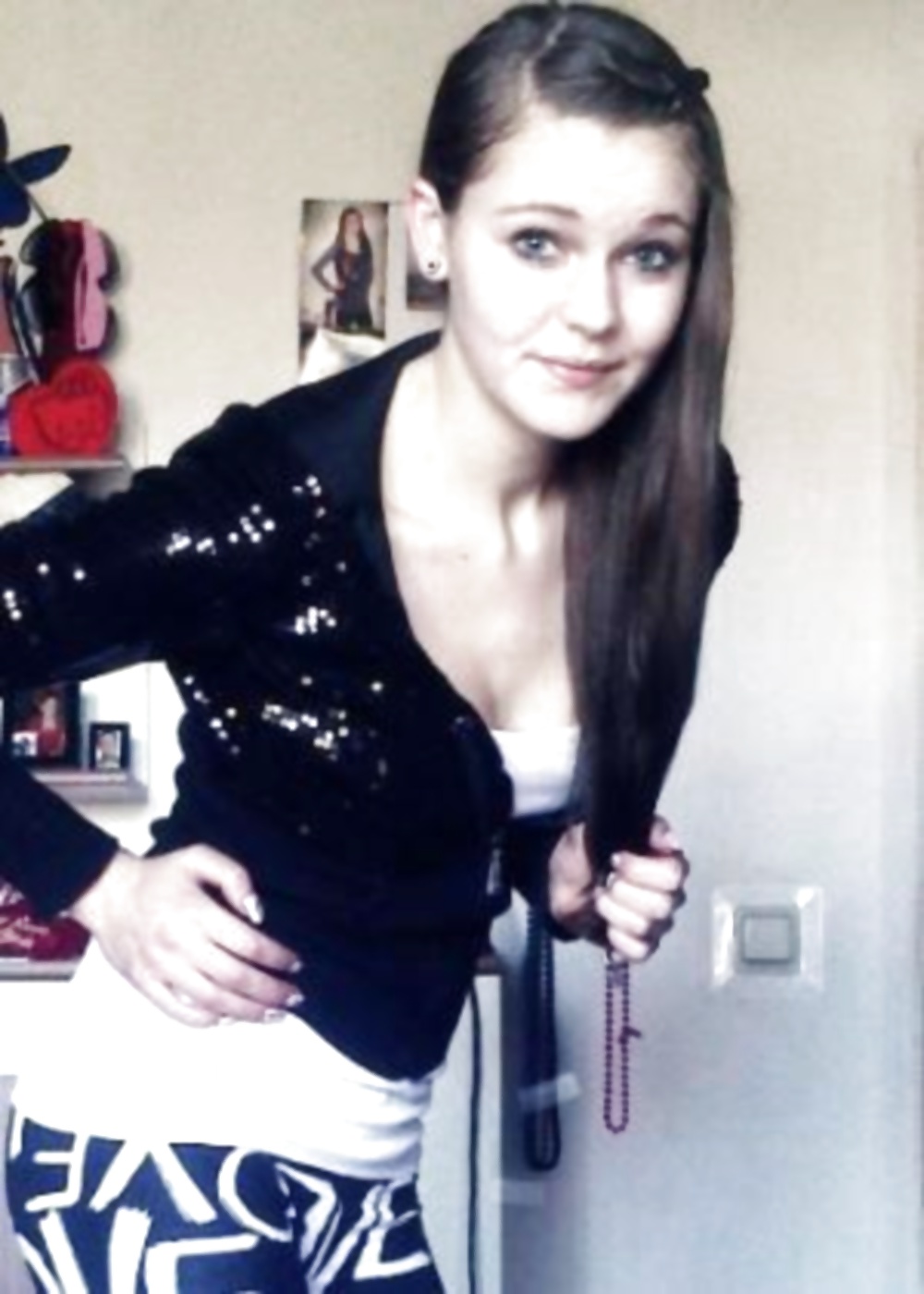 Teenschlampe
 #35109130