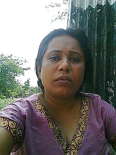 Les Photos De Bangladeshi Hosnara Begumhosnara Begum #32625614