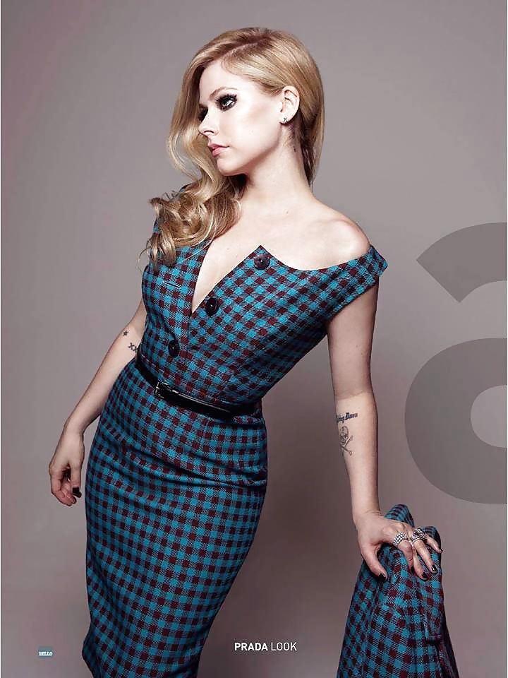 Avril Lavigne Magazine HQ Scans (CCM) #30493109