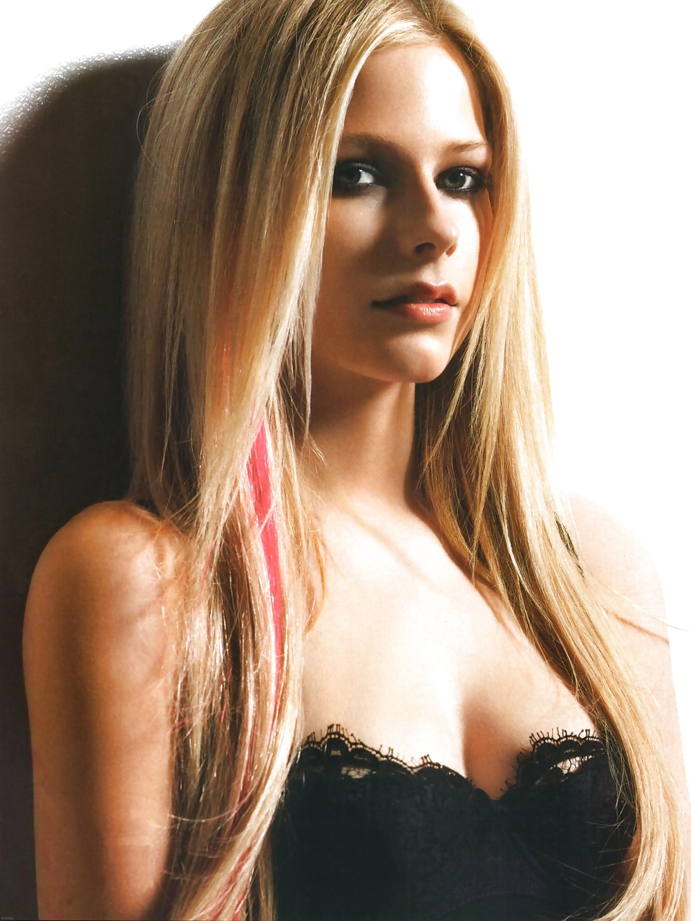 Avril Lavigne Magazine HQ Scans (CCM) #30493143