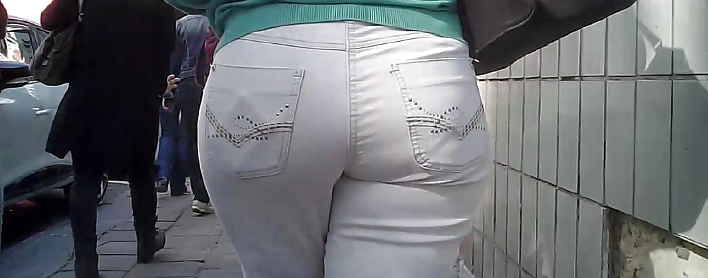 Big Booty Spanish Milf in Jeans #30987414