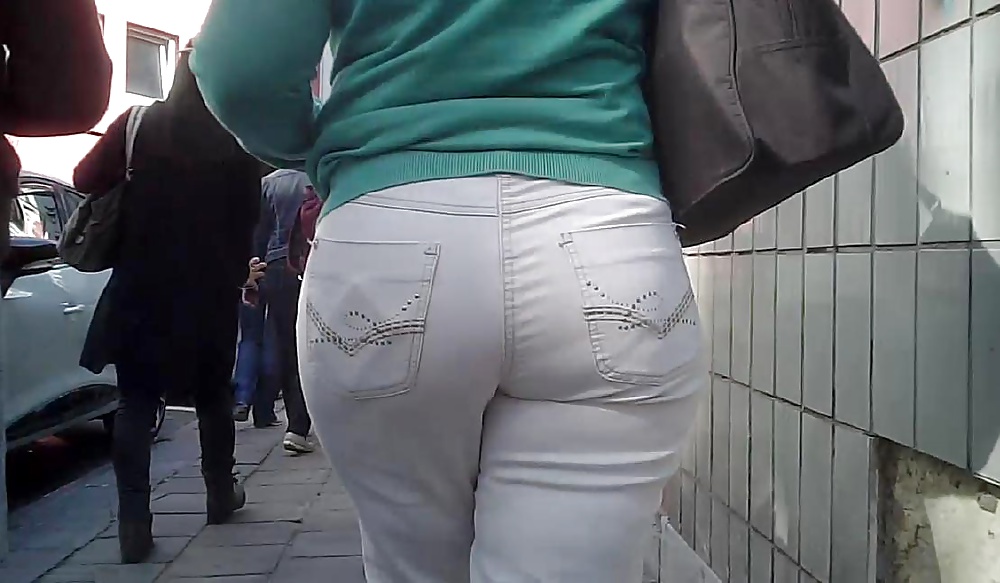 Big Booty Spanish Milf in Jeans #30987423