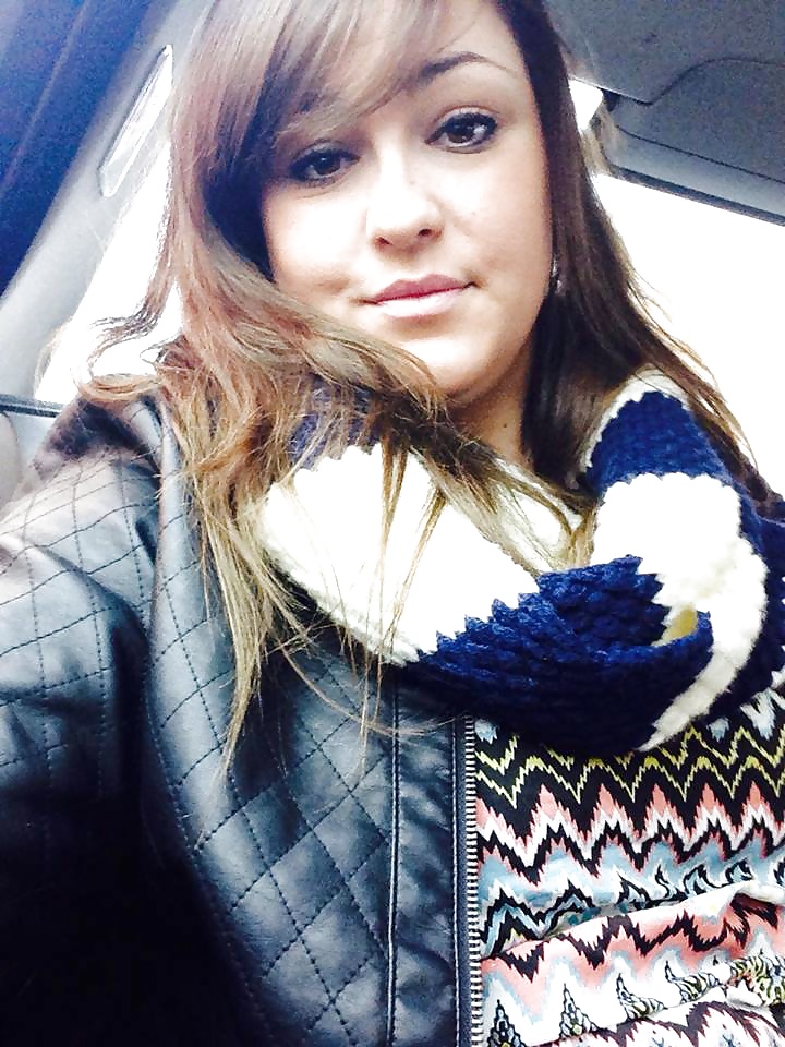 Vanessa la bouffeuse de queue
 #40800596