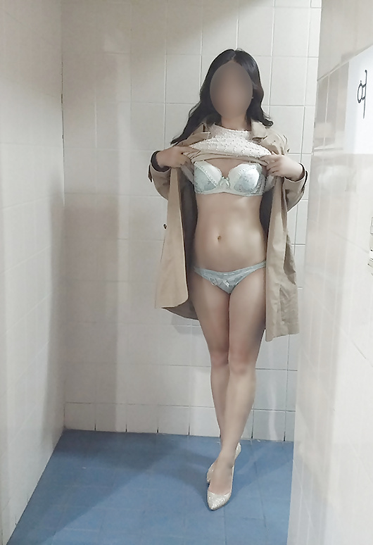 40 Year Old Kinky Korean Mature Slut #31189774