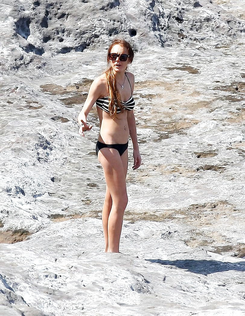 Lindsay Lohan ... Hot In Schwarz Weißen Bikini #37401440