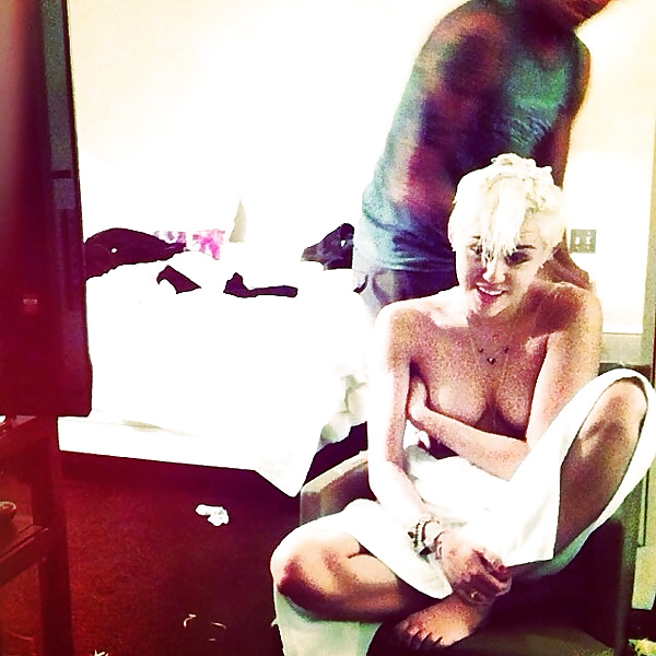 Miley Ray Cyrus Instagram #27927909