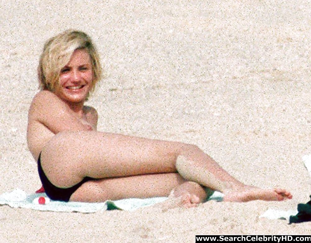 Cameron Diaz topless in spiaggia #35837054