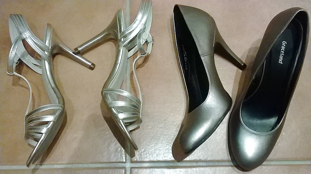Spielt Mit Den Schuhen Meiner Frau Um #34021312