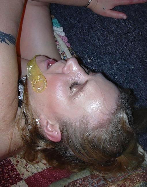 サロペ(精子を飲む、コンドームで遊ぶ、顔を洗う)
 #34772535