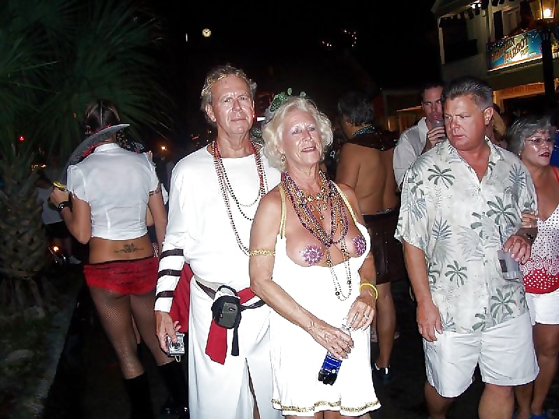 Todo tipo de tetas 10
 #26521852