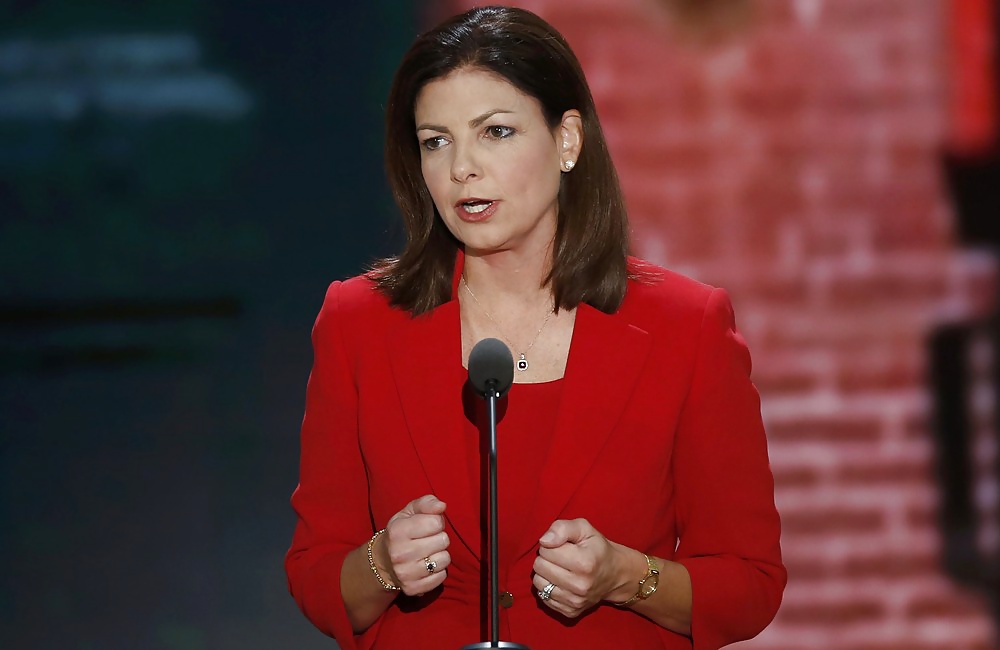 It's so good jerking off to conservative Kelly Ayotte #35039572