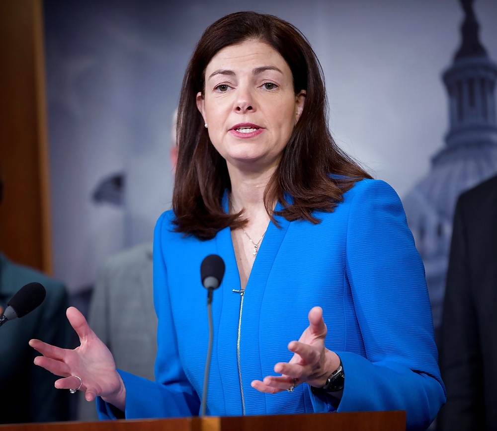 It's so good jerking off to conservative Kelly Ayotte #35039576