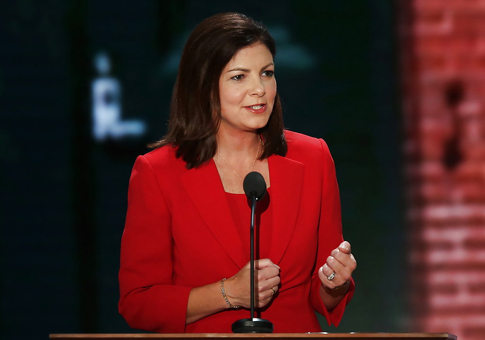 It's so good jerking off to conservative Kelly Ayotte #35039580