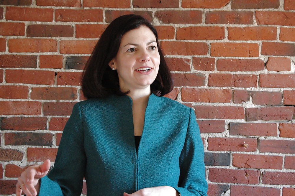 It's so good jerking off to conservative Kelly Ayotte #35039599