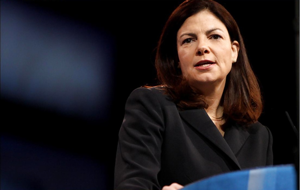 It's so good jerking off to conservative Kelly Ayotte #35039725
