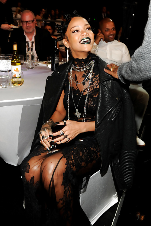 Rihanna #38828586