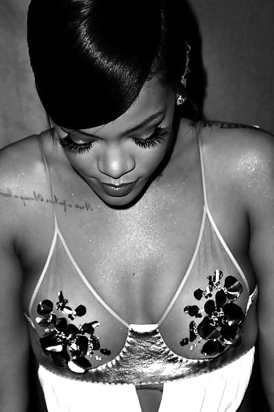 Rihanna #38828859