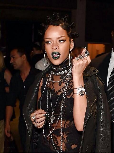 Rihanna #38828905