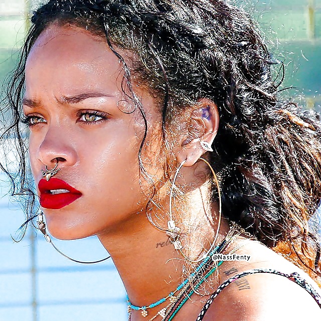 Rihanna #38829966