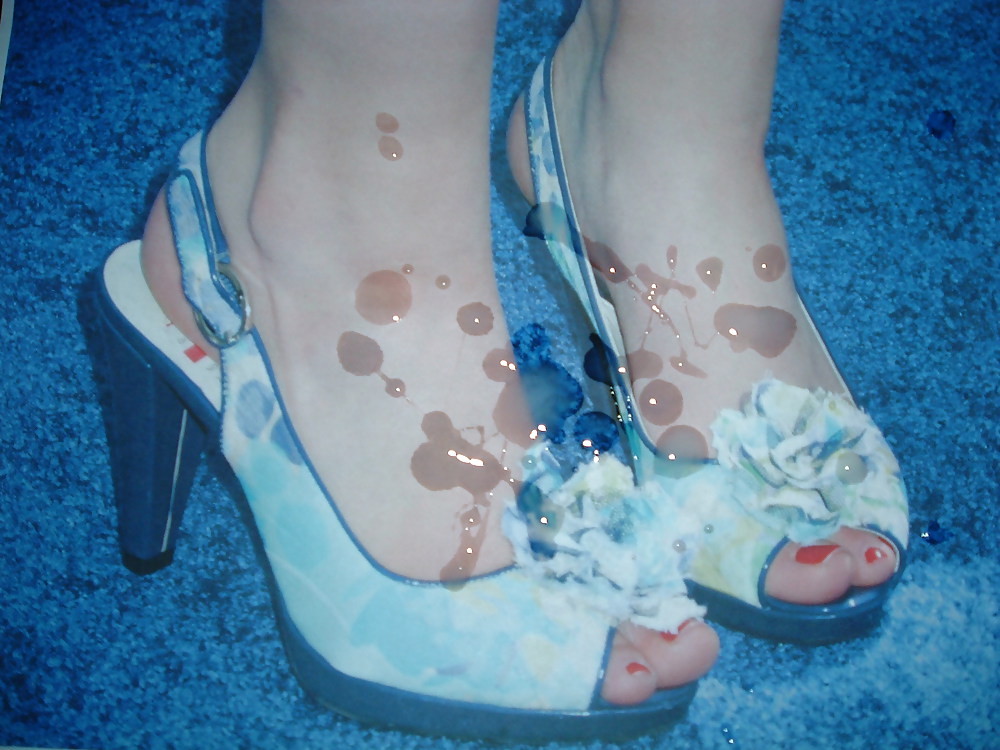 Correrse en los pies de los famosos
 #35717735