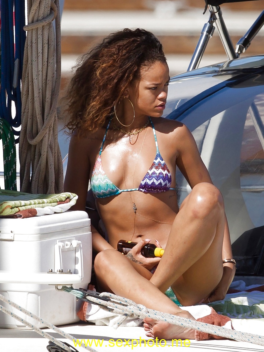 Rihanna Muschi Cameltoe #24661914