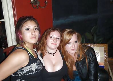 Nothin budd busty!
 #30273630