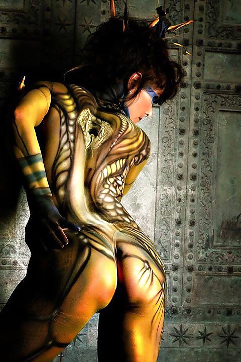 Ladies with tatoo 10