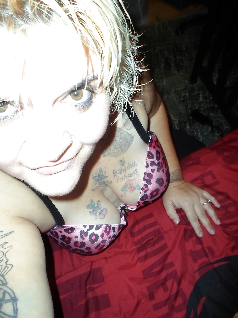 Posando travieso teasing
 #38589288